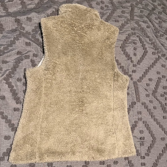 Patagonia- Women's Los Gatos Fleece Vest - Size L - Picture 2 of 3